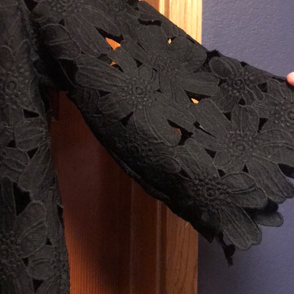 Black lace blouse sz s great over slipdress! - Picture 2 of 4